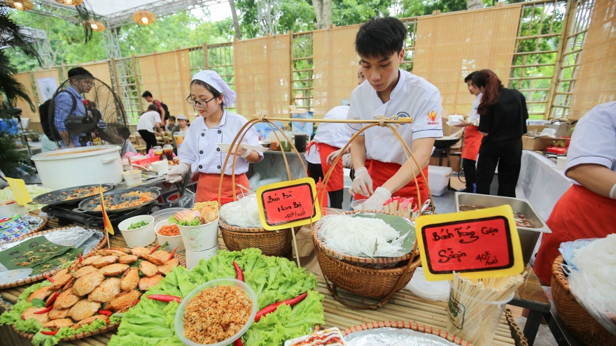 Festival promotes Hanoi cuisine and craft village tourism
