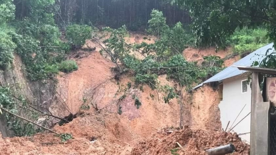 Heavy downpours continue, three killed in Thai Nguyen landslide