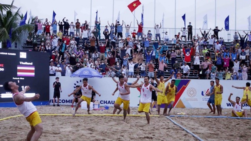 Vietnam win third beach handball match at SEA Games 31