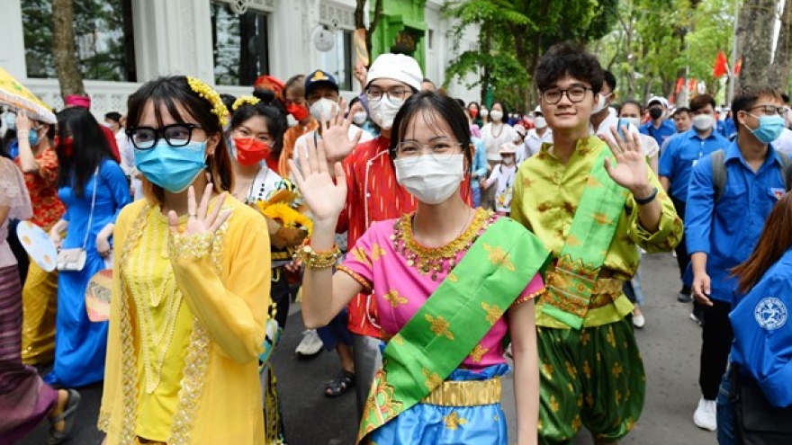 Youth festival held in Hanoi to welcome SEA Games 31