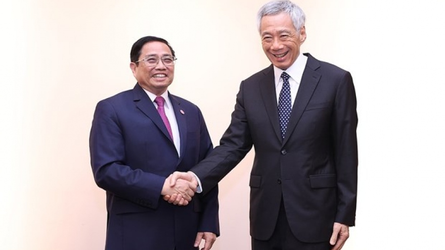 Vietnam, Singapore agree to promote high-level visits