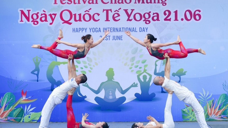 Hanoians come together to celebrate International Yoga Day