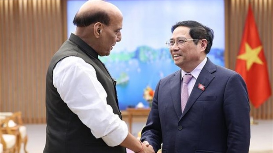 PM hosts visiting Indian defence minister