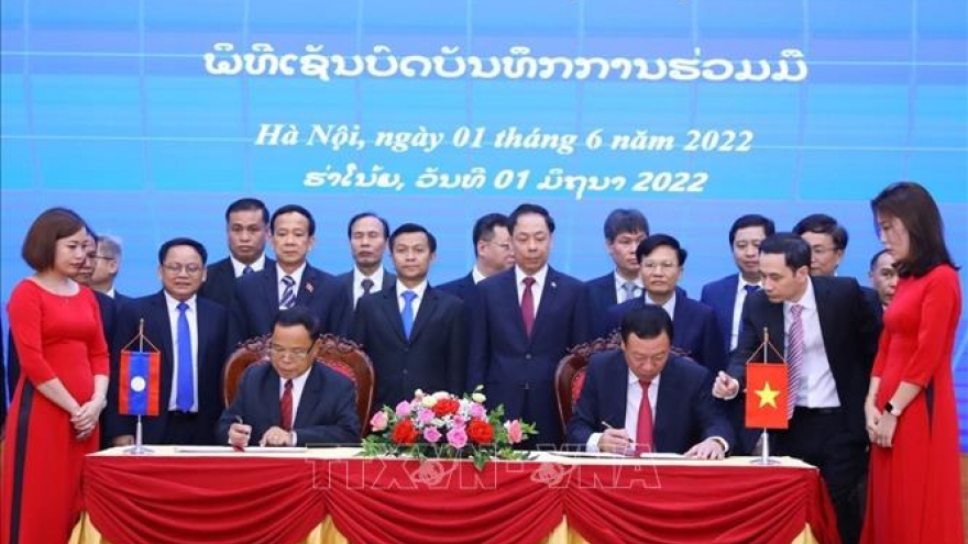 Vietnam, Laos sign MoU on inspection cooperation