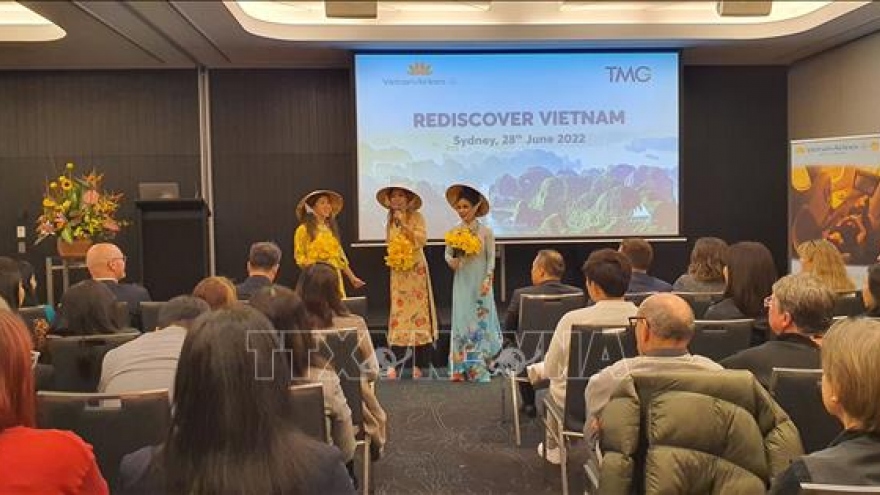 Vietnamese firms hold trade and tourism promotion conference in Australia