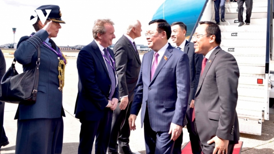 Vietnam legislature leader begins UK visit