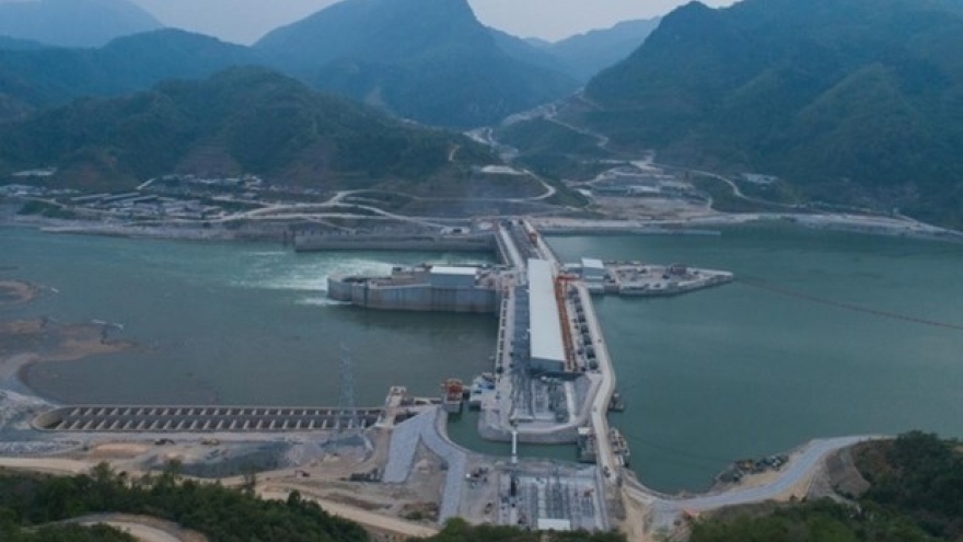 Vietnam invests over US$815 million in hydropower, mining in Lao province