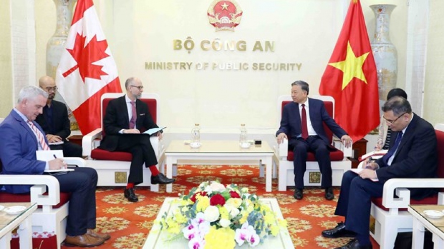 Vietnam keen on promoting security cooperation with Canada: minister