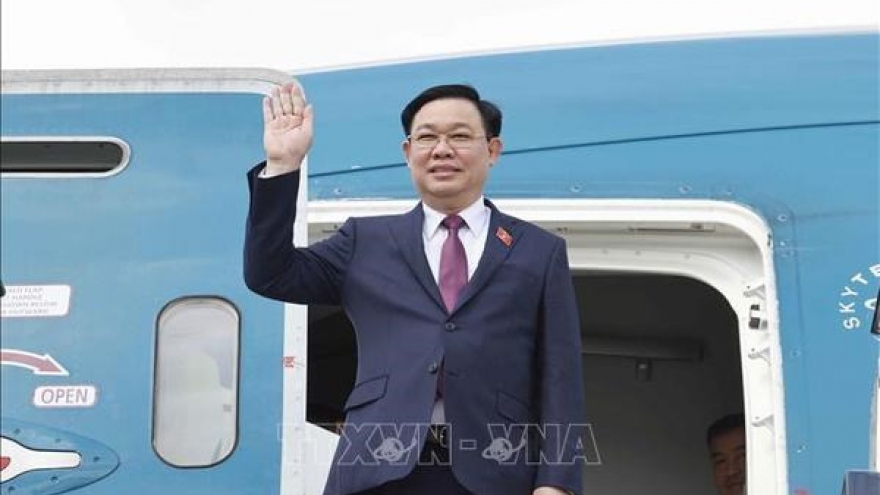 Top legislator arrives in Hanoi, concluding visits to Hungary, UK
