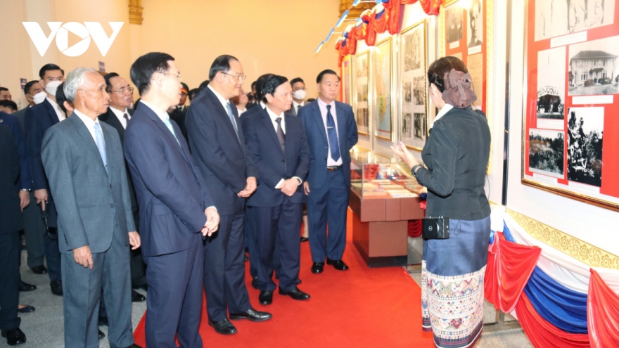 Photo exhibition highlights history of Vietnam-Laos ties