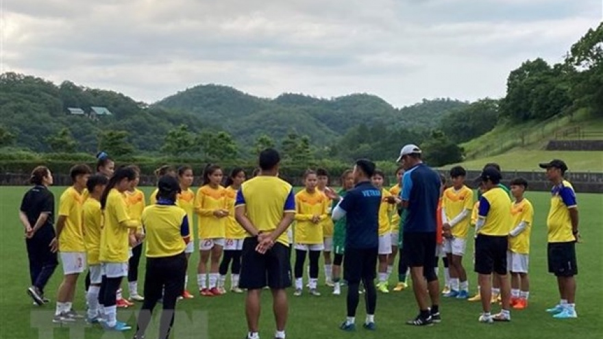Women’s U18 football team of Vietnam train in Japan