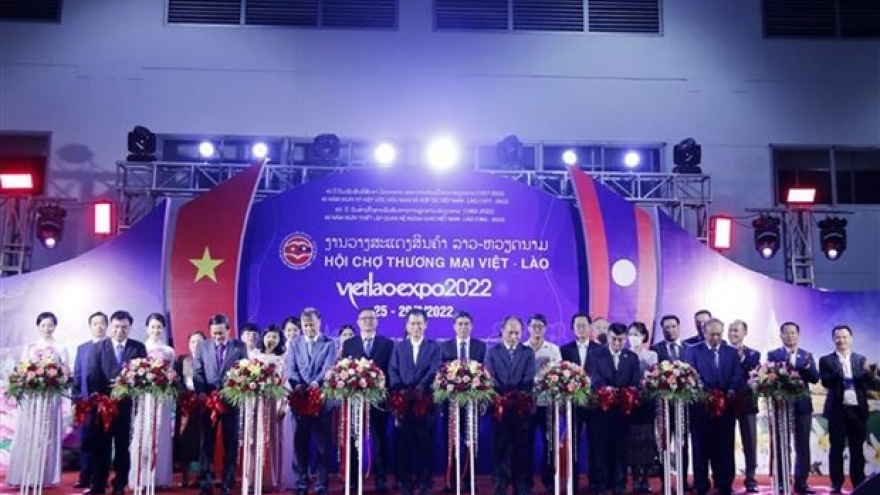 Vietnam – Laos expo contributes to enhancing trade links