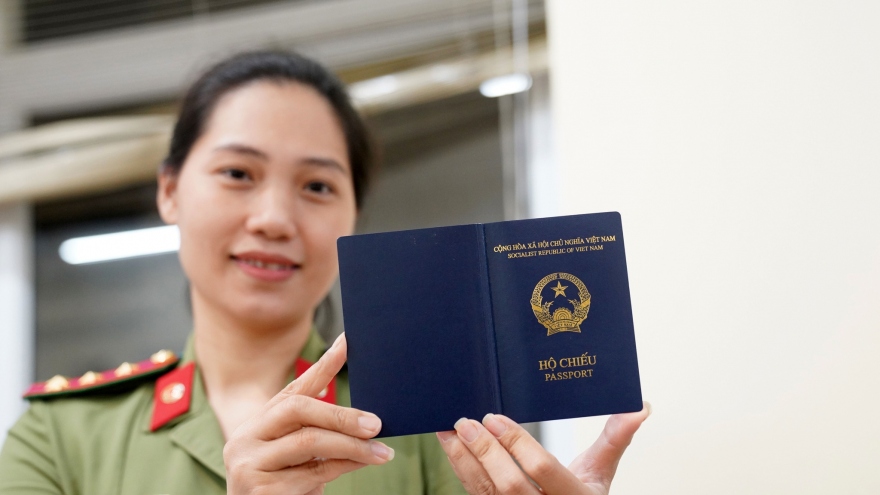Finland temporarily refuses new Vietnamese passports