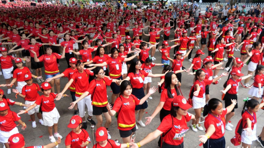 Flashmob dance awarded Vietnamese record