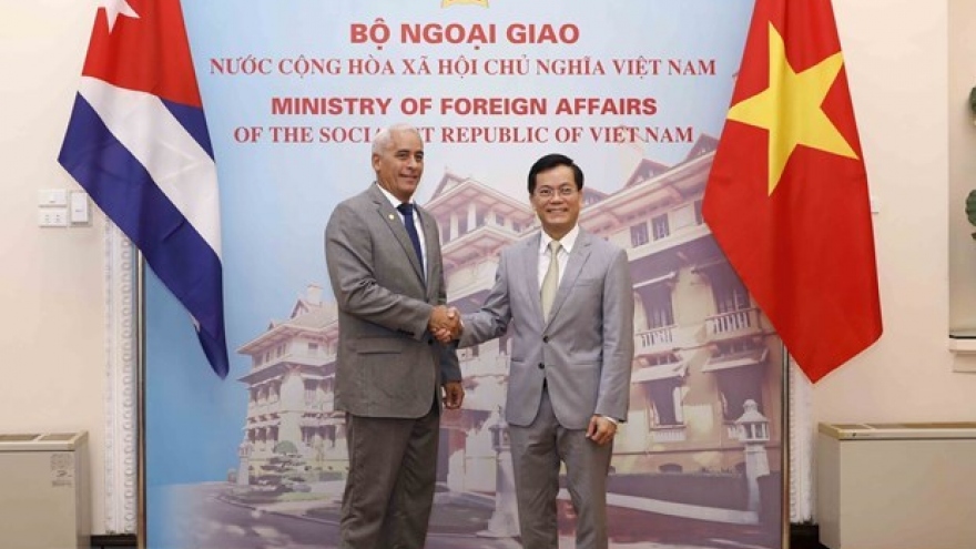 Vietnamese, Cuban foreign ministries hold seventh political consultation