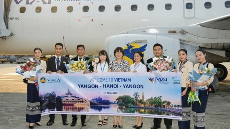 Myanmar Airways International launches first flight to Noi Bai