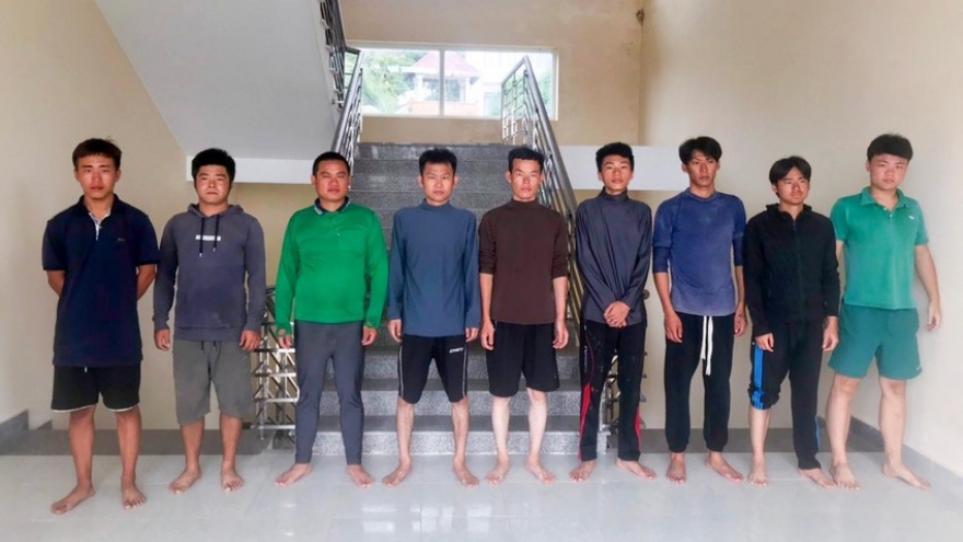 Vietnam rescues 9 Chinese fishermen in distress at sea