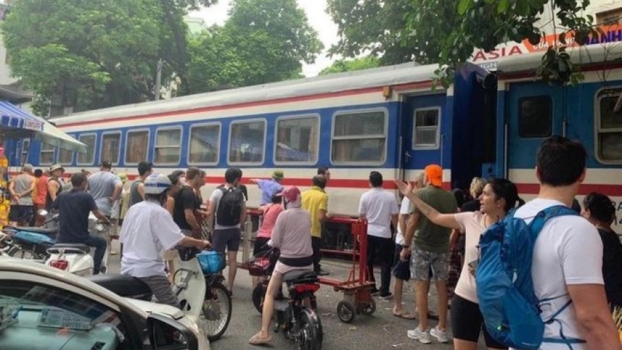 Foreign traveller injured while posing for selfie on Train Street