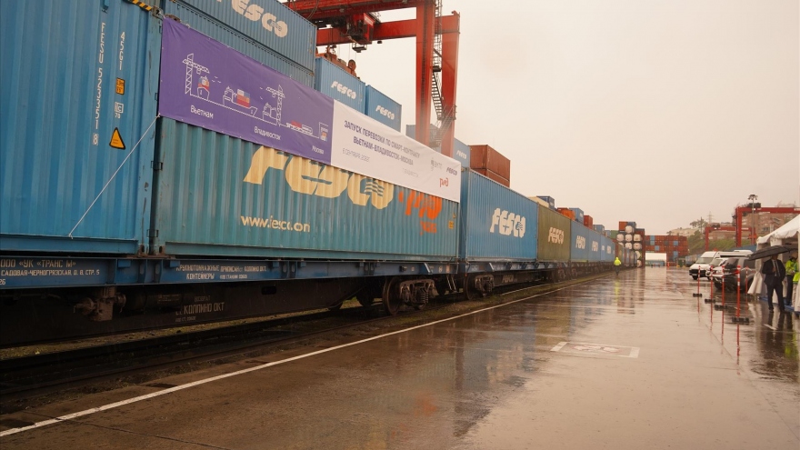 Vietnam, Russia launch sea transport route to connect with railroad