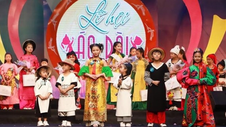 First Vietnamese Children’s “Ao Dai” Festival held in Phu Tho