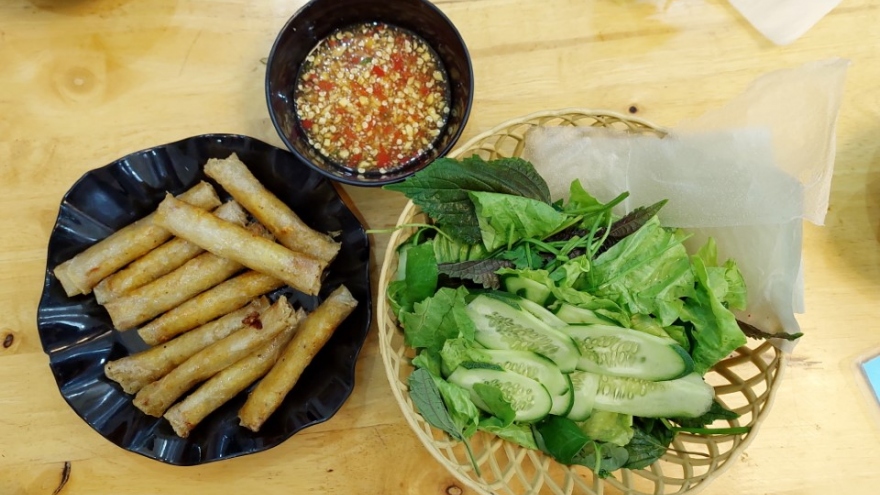 The sweetness of Quang Ngai’s corn spring rolls
