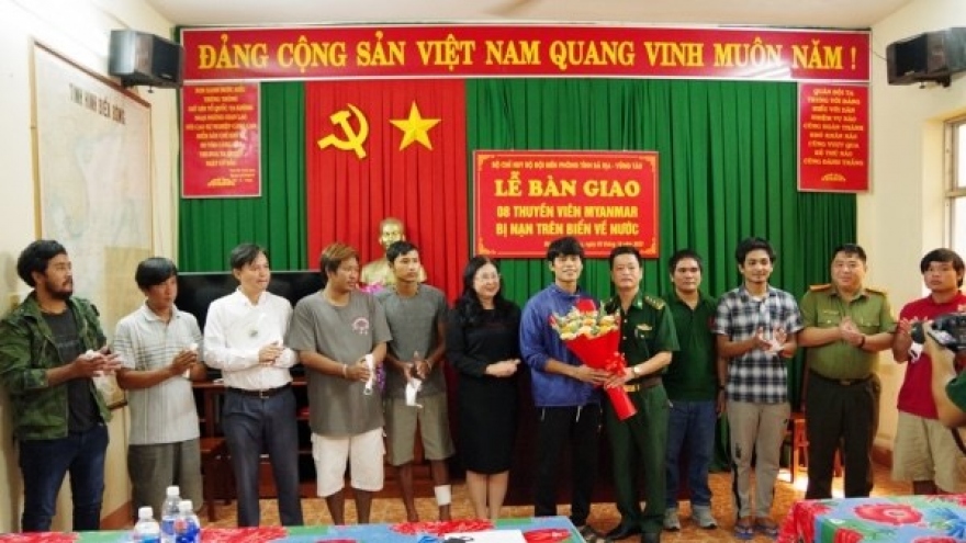 Ba Ria-Vung Tau hands over rescued sailors to Myanmar