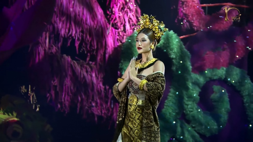 Miss Grand Vietnam impresses foreign fans in Balinese Costume Competition