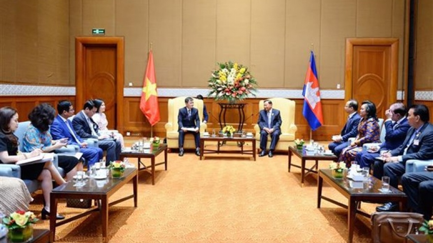 Cambodian leader highly values Viettel's contributions