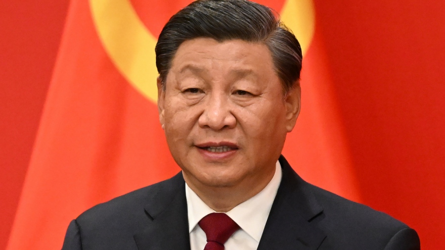Party leader congratulates Xi Jinping on his re-election