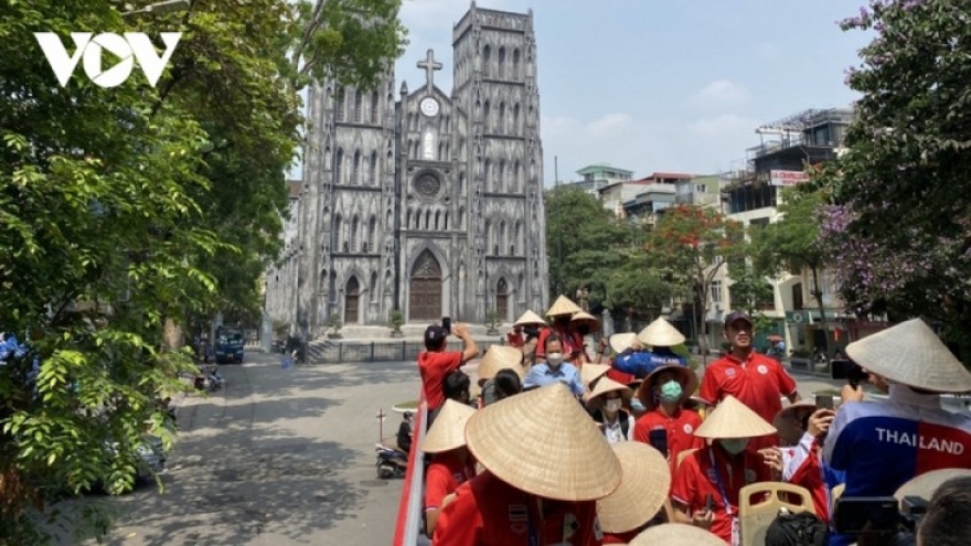 Tourist arrivals to Hanoi records five-fold rise in 11 months