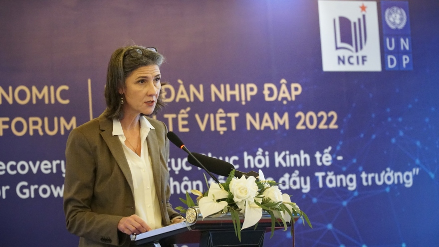 Vietnam sees bright economic prospects ahead despite external risks