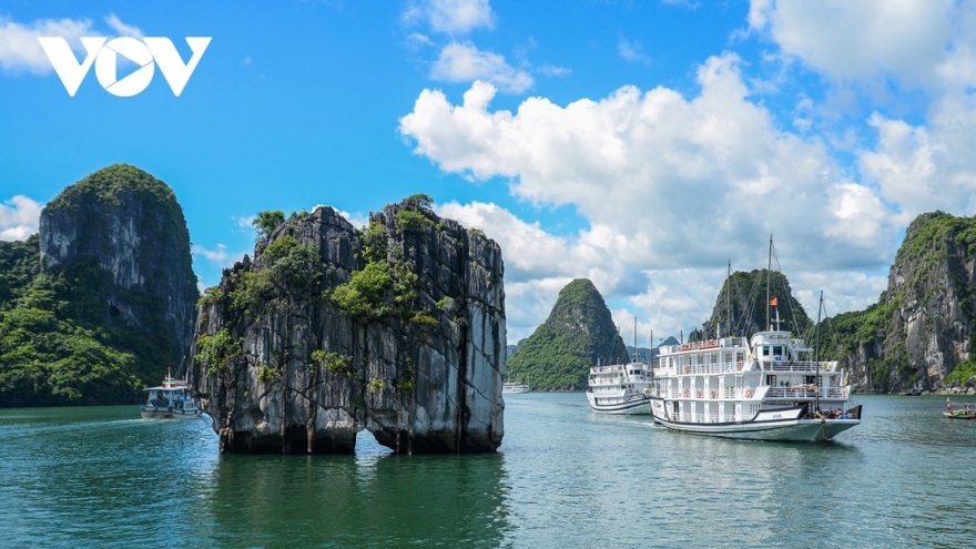 Ha Long Bay named among world’s top 10 stunning natural wonders