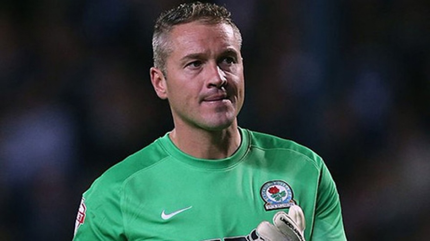 Former England keeper Paul Robinson to play friendly in Vietnam