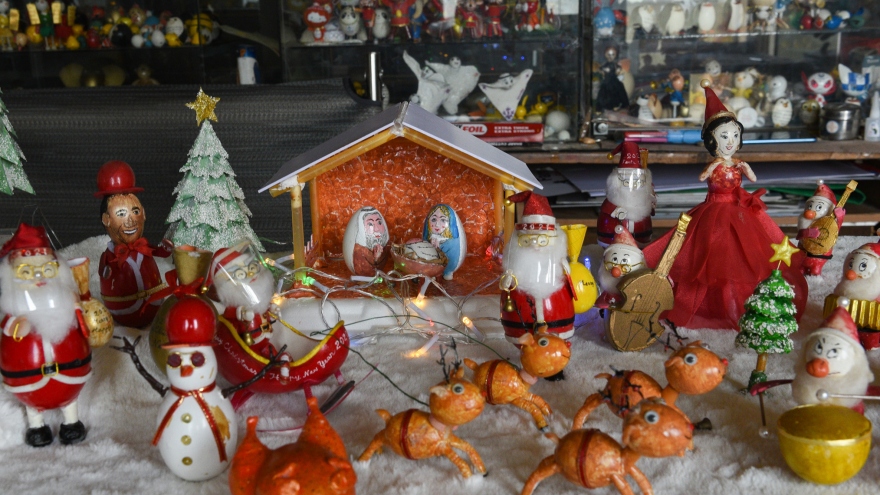 Unique Christmas items made from eggshells in HCM City