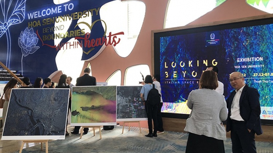 “Looking Beyond” showcases amazing Earth artworks