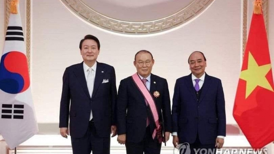 Park Hang-seo receives RoK’s Order of Diplomatic Service Merit