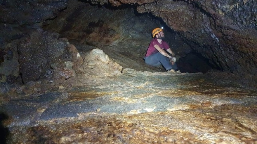 New passage discovered in Dak Nong volcanic cave