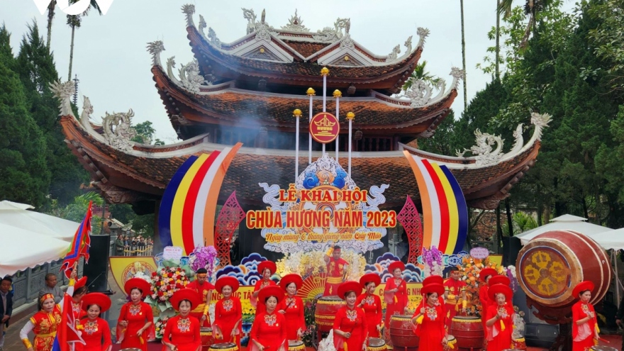 Traditional Huong Pagoda Festival officially opens in Hanoi