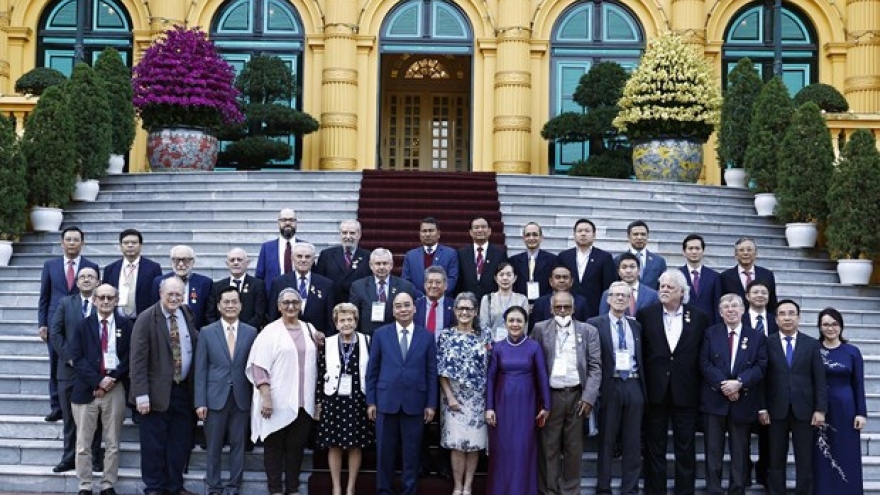 President hosts international guests to mark 50th anniversary of Paris Peace Accords