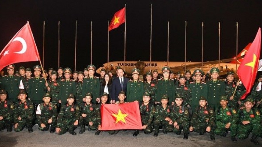 Vietnamese servicemen set off for rescue operations in Turkey
