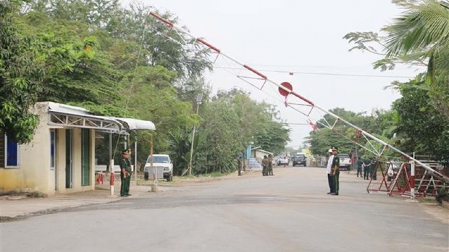 Vinh Xuong int’l land, waterway border gate on Vietnam-Cambodia border opens