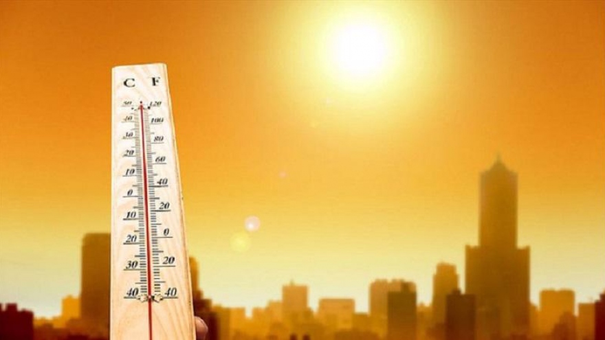 First heat wave bakes Vietnam in 2023, temperature rises to 39℃