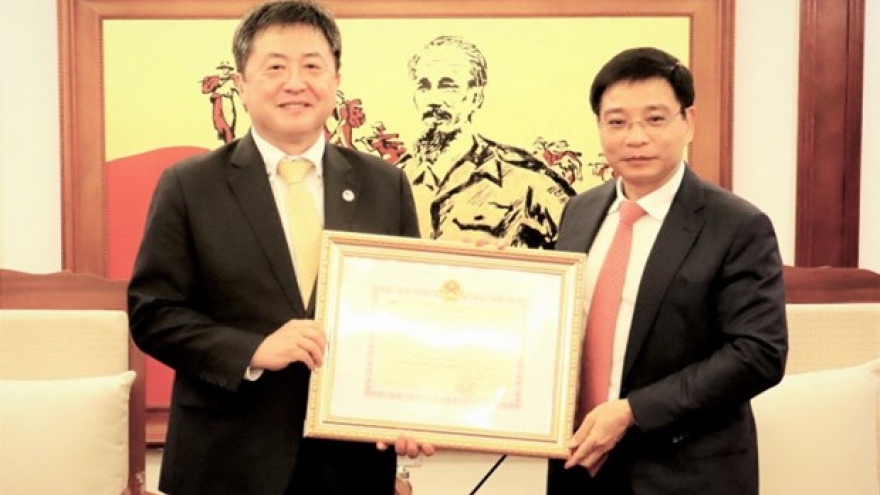 JICA Chief Representative honoured with insignia