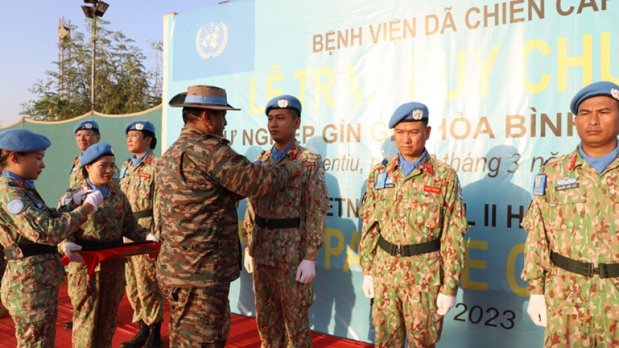 Vietnamese Level-2 Field Hospital No.4 receives UN medals