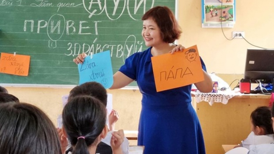Vietnamese language taught on TV, targeting children living abroad