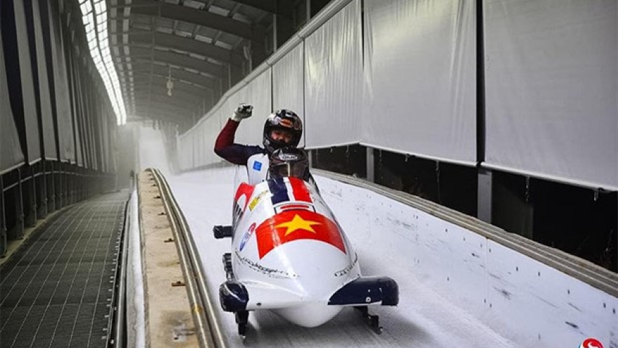 Vietnam’s bobsled team wins medal at Asian Championships