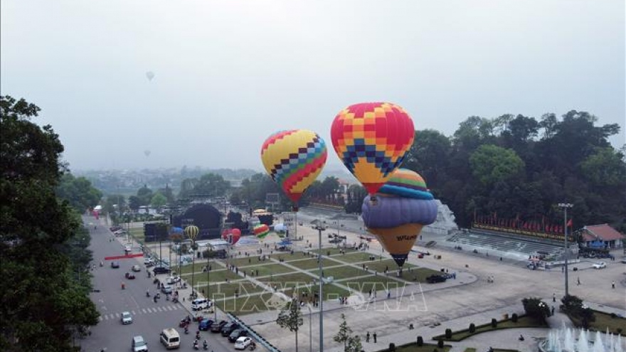 Second international hot air balloon festival kicks off in Tuyen Quang