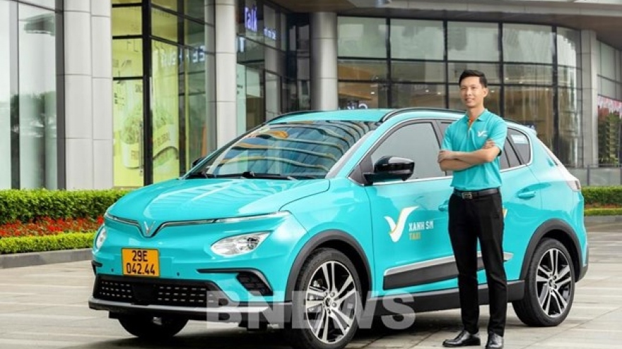 First electric taxi service launched in Hanoi