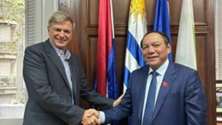 Vietnam, Uruguay to cooperate in sports