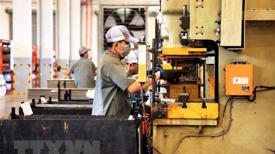 Industrial production increases in April